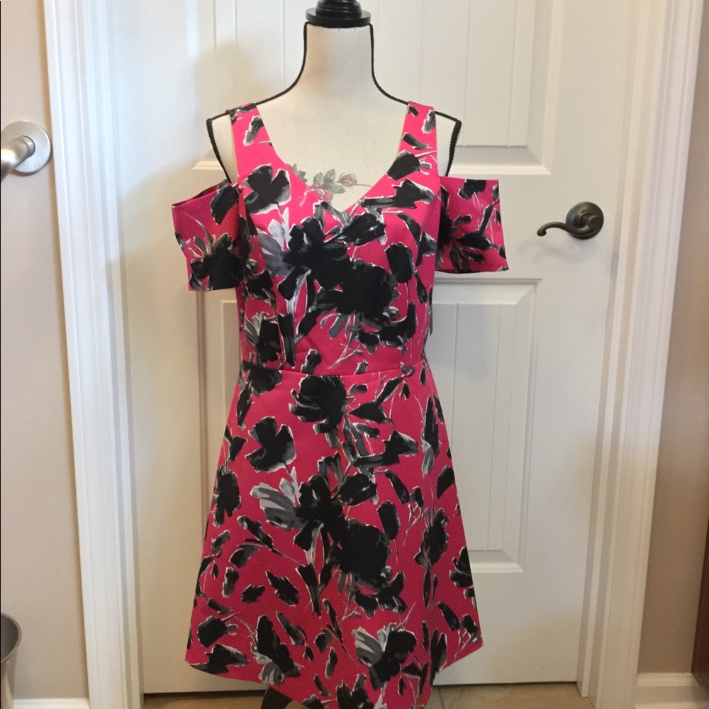 NWT sz10&14 Isaac Mizrahi IMNYC cold shoulder
